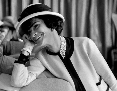 ou est que cococ chanel a appris a coudre|coco chanel original.